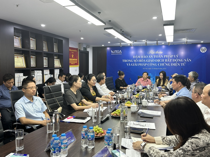 Hội thảo về bảo đảm an toàn pháp lý trong số hóa giao dịch bất động sản và giải pháp công chứng điện tử được tổ chức giữa Hiệp hội Công chứng viên Việt Nam và Hiệp hội Bất động sản Việt Nam.